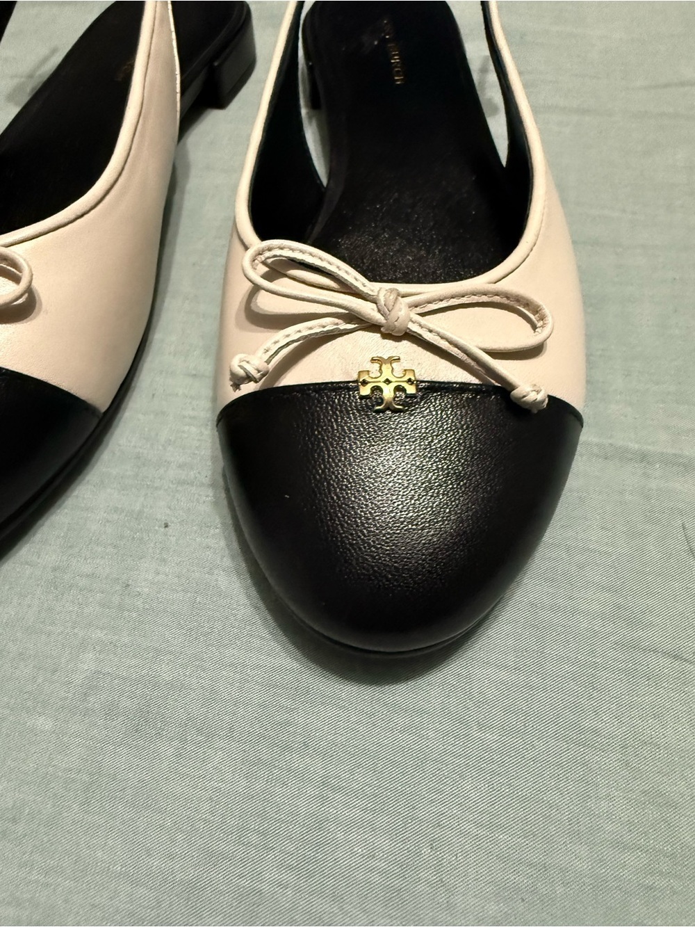 Tory Burch Women’s Cap toe Slingback Ballet Flats in Black & light Cream - Picture 3 of 10